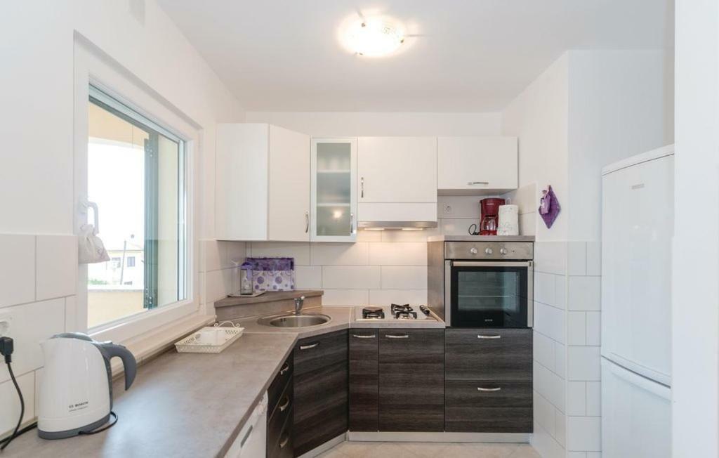 Apartman Dora Povljana Esterno foto